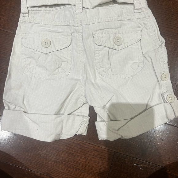 the children’s place beige shorts - Picture 3 of 3